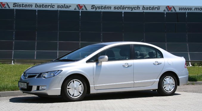 Teszt: Toyota Prius – Honda Civic Hybrid 20