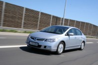 Teszt: Toyota Prius – Honda Civic Hybrid 71