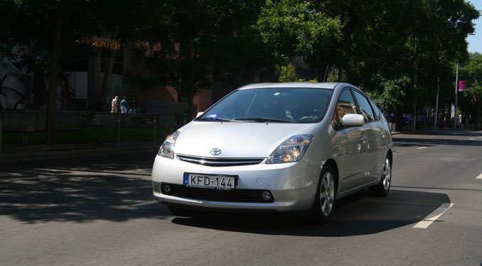 Teszt: Toyota Prius – Honda Civic Hybrid 26