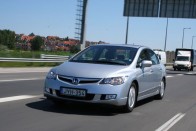 Teszt: Toyota Prius – Honda Civic Hybrid 74