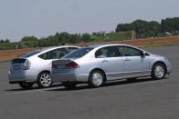 Teszt: Toyota Prius – Honda Civic Hybrid 80