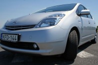 Teszt: Toyota Prius – Honda Civic Hybrid 85