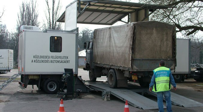 Tengelyterhelést és fékhatást is vizsgálnak