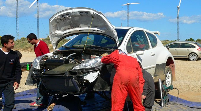 Pályán a Peugeot új versenyautója 7