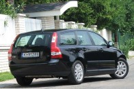 Teszt: Volvo V50 D5 Summum