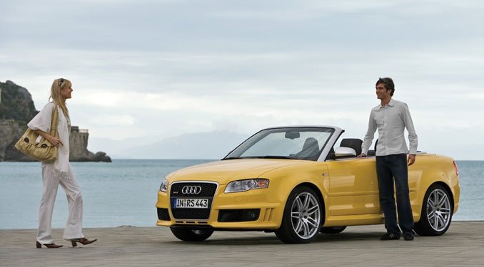 Drága autókat sokszor csak 25 év felettieknek adnak ki