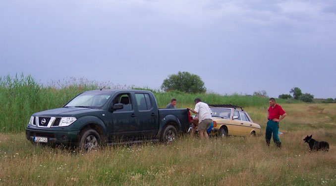 A Lada lerobbant, a Ford elakadt, ezért jöttünk Nissannal