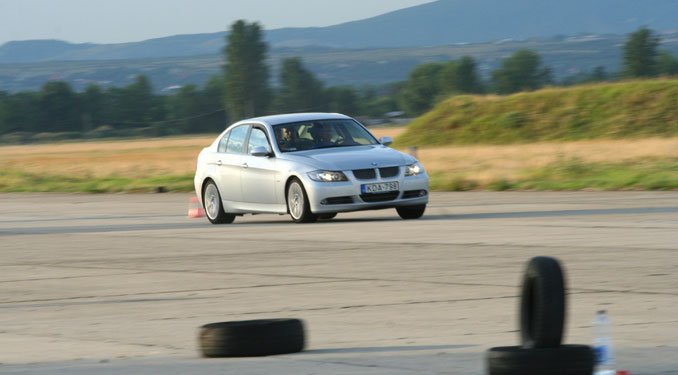 Mit tud a BMW a BMW ellen? 31