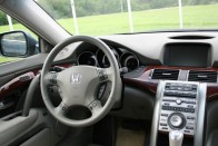 Vezettük: Honda Legend 2006 34