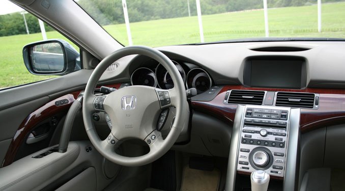 Vezettük: Honda Legend 2006 14