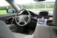 Vezettük: Honda Legend 2006 35