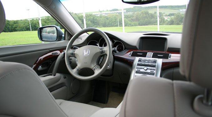 Vezettük: Honda Legend 2006 15