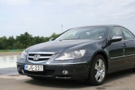 Vezettük: Honda Legend 2006 39