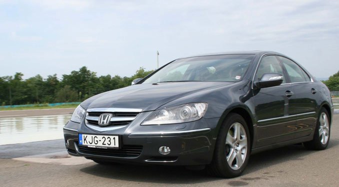 Vezettük: Honda Legend 2006 19