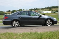 Vezettük: Honda Legend 2006 40