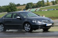 Vezettük: Honda Legend 2006 41