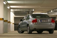 Teszt: Volvo S60 2.0T Summum 41