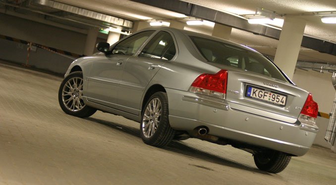 Teszt: Volvo S60 2.0T Summum 15