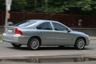 Teszt: Volvo S60 2.0T Summum 44