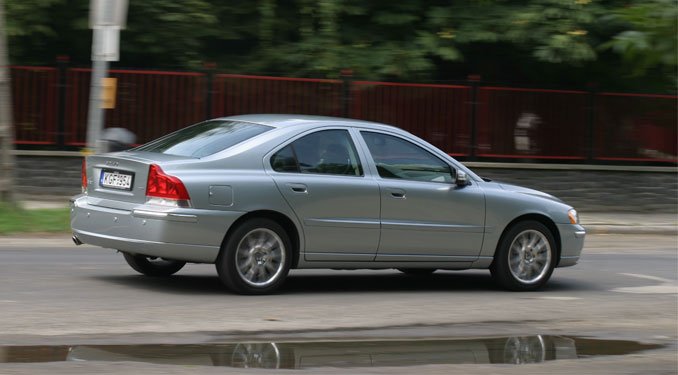 Teszt: Volvo S60 2.0T Summum 16