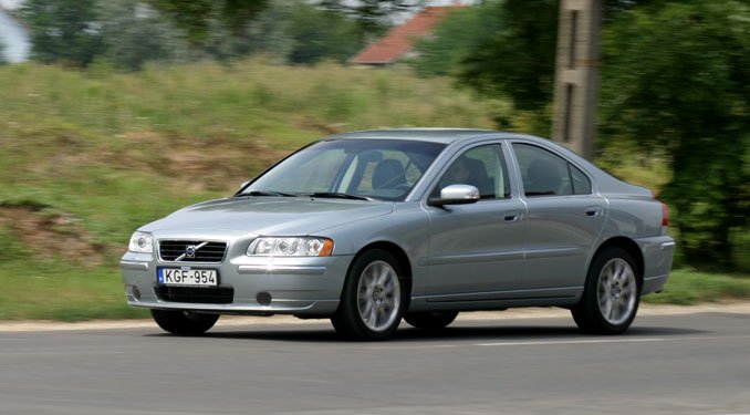 Teszt: Volvo S60 2.0T Summum 18