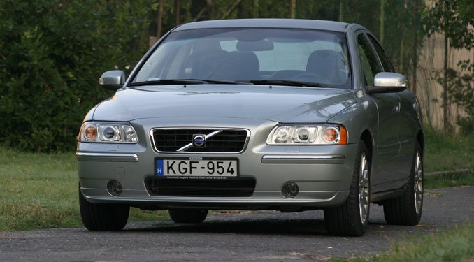 Teszt: Volvo S60 2.0T Summum 27