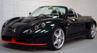 Szélvészgyors brit sportkocsi!