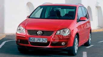 Októbertől faceliftes Touran