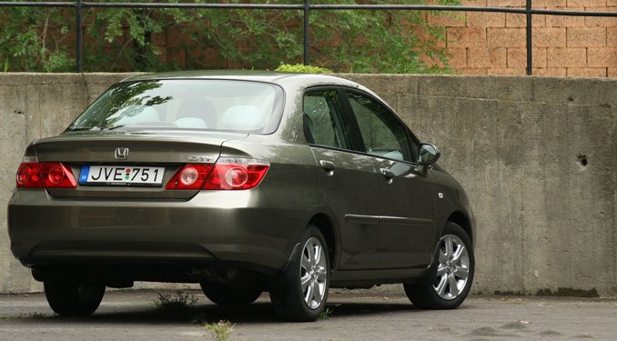 Teszt: Honda City 1.4 ES 19