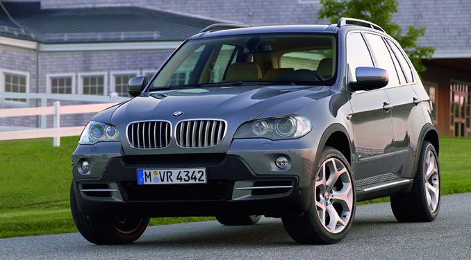 Új BMW X5 hét üléssel