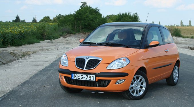 Teszt: Lancia Ypsilon MomoDesign 12