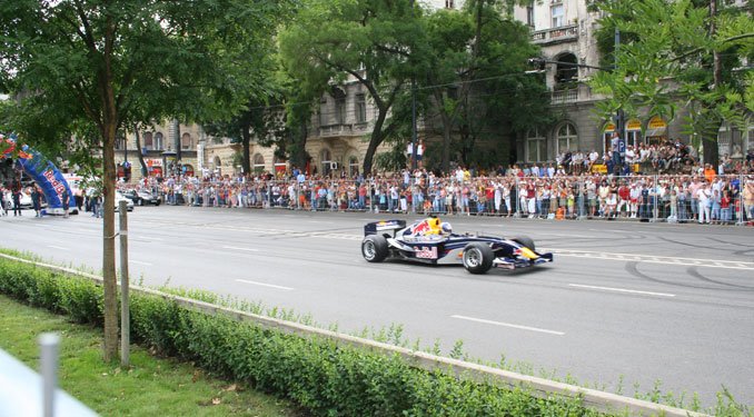 Palik F1-essel száguldott 46