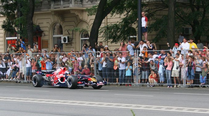 Palik F1-essel száguldott 72