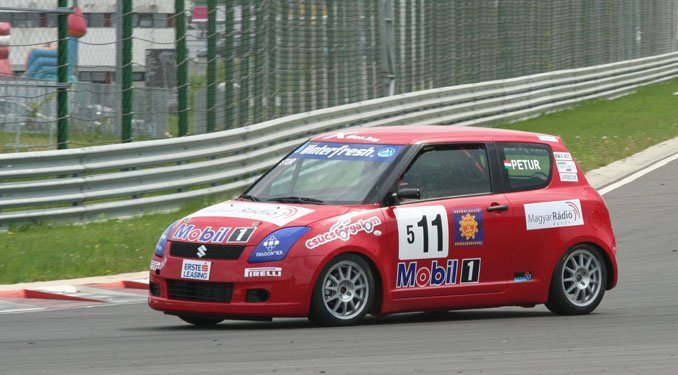 A Suzukiban meg mi indulunk