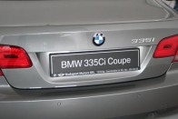 Új BMW szalon és motorhotel 25