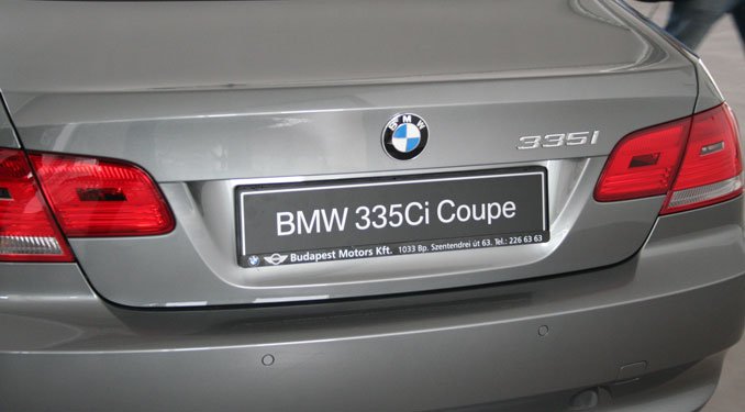 Új BMW szalon és motorhotel 13