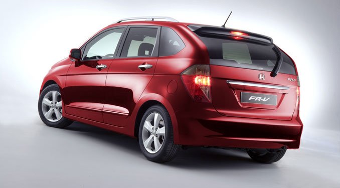 Az 1,8-as motor váltotta le az 1,7-es és a 2,0 literes benzinest