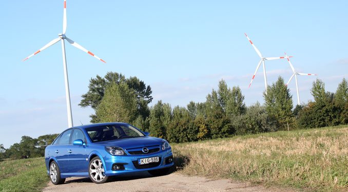 Teszt: Opel Vectra OPC 15