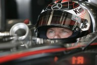 Raikkönen a Ferrarinál folytatja