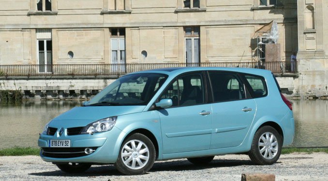 Vezettük: Renault Scénic 2007 13