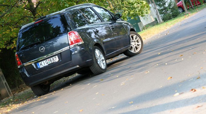 Teszt: Opel Zafira 1.9 CDTI 30