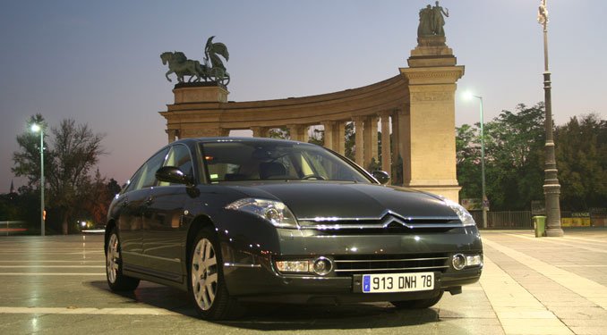 Teszt: Citroën C6 3.0 V6 26