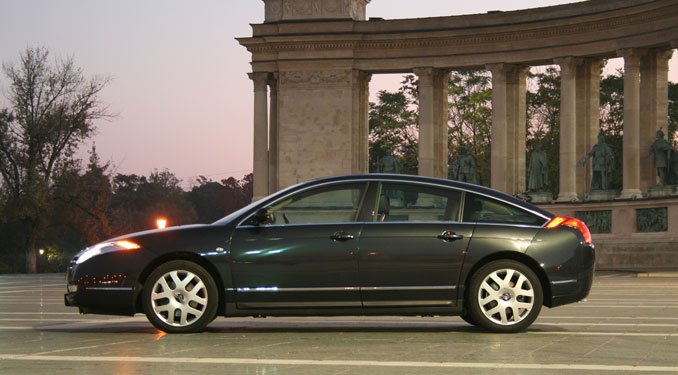 Teszt: Citroën C6 3.0 V6 32