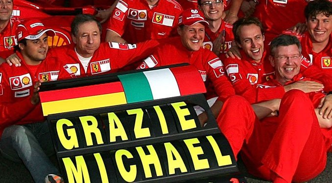 Schumacher a Ferrarinál marad!