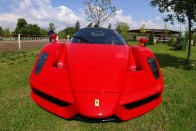 Teszt: Ferrari Enzo 51