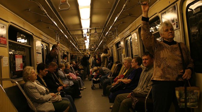 A metró és a 200-as busz olcsó kombináció