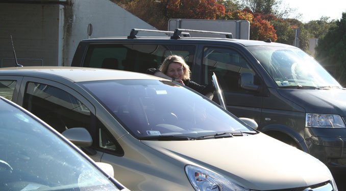 Autóval fél órát vert rám Csilla