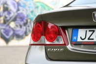 Teszt: Honda Civic 1.8 ES szedán 42