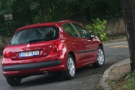 Teszt: Peugeot 207 1.6 HDi 43