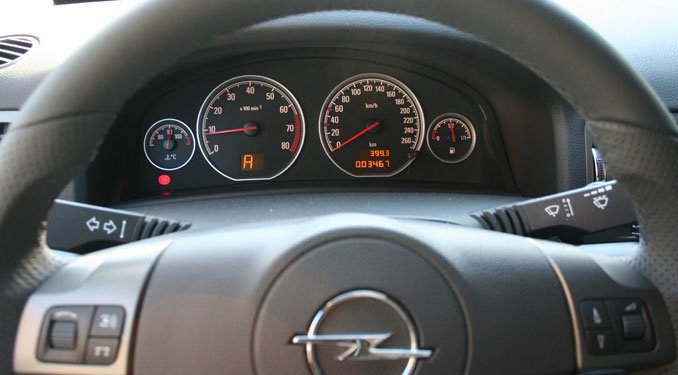 Teszt: Opel Vectra 1.8 Etronic 12